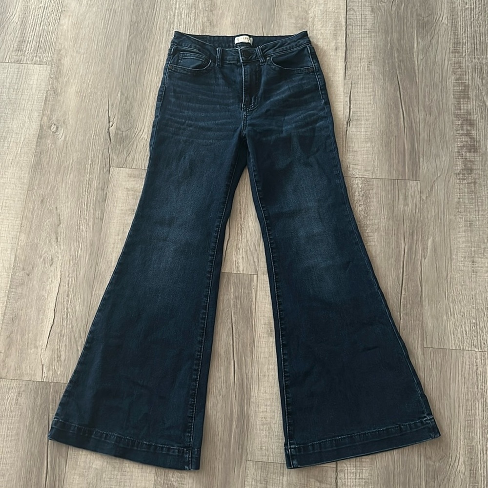 Shyanne flared jeans.